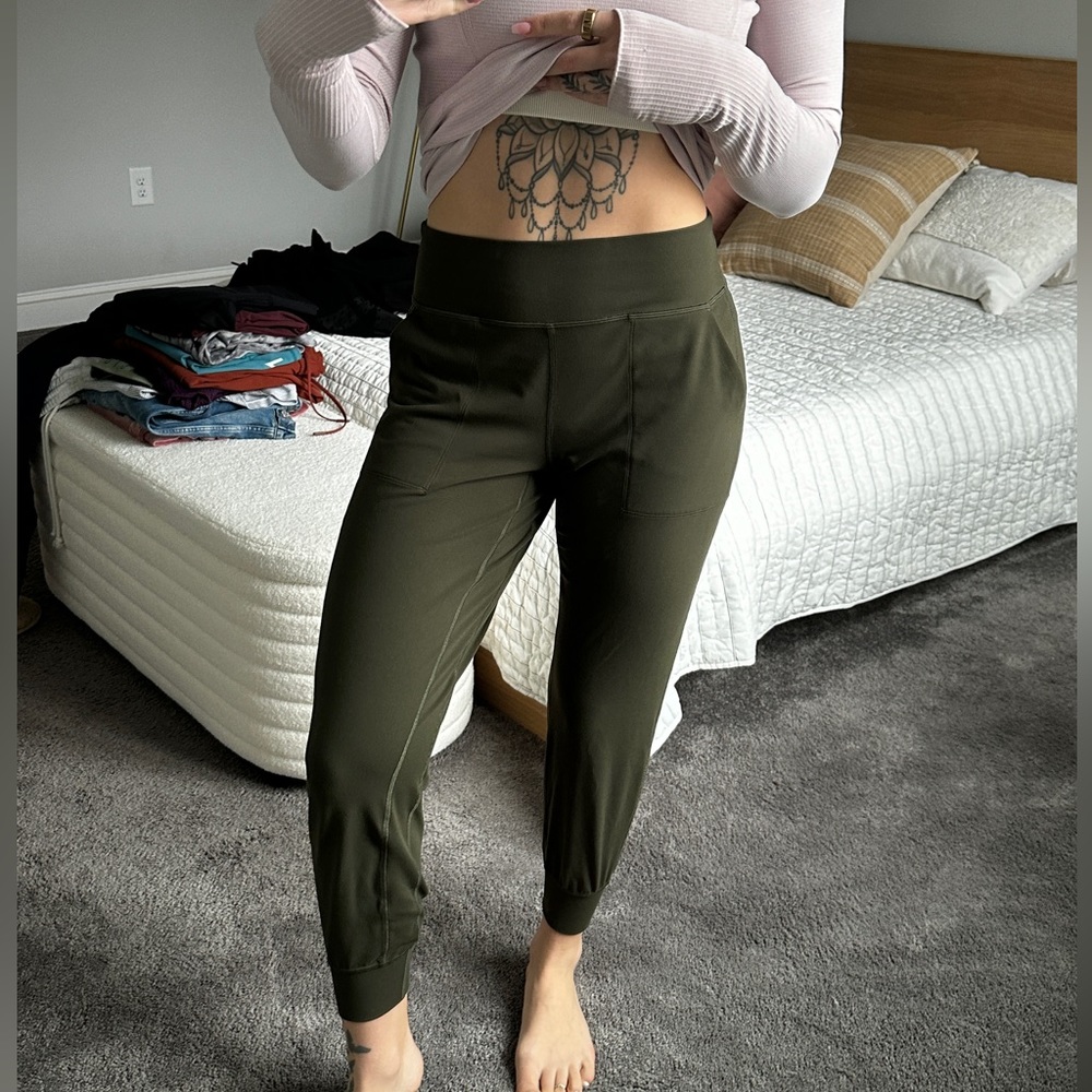 Lululemon joggers
